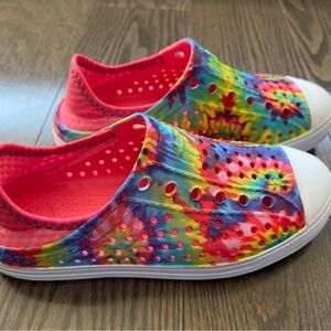 Girls Size 2Y Tie Dye Sketchers Waterproof Shoes. Brand New Never Worn.